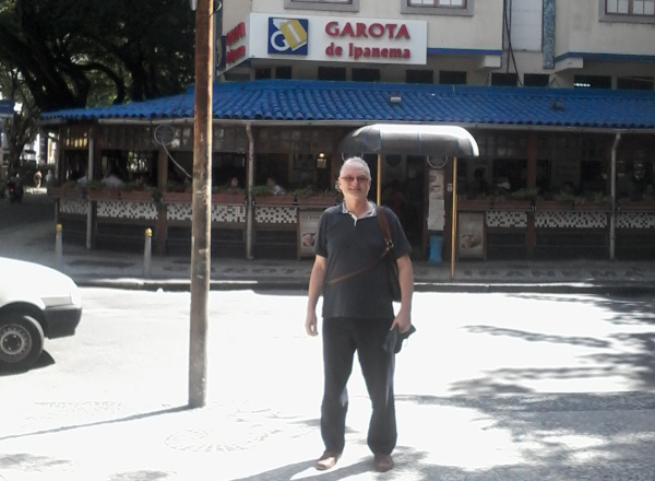 Robert outside the Garota de Ipanema.